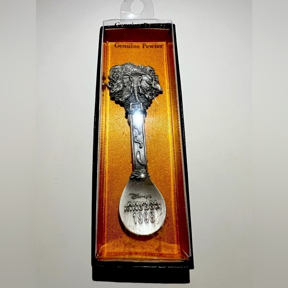 Vintage 1998 Disney World The Animal Kingdom Souvenir Collector Pewter Spoon NIB